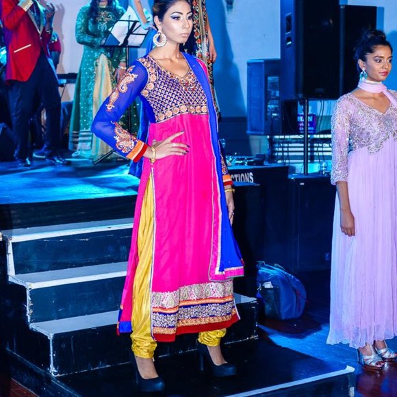 Indian suit - Picture 5 of 5